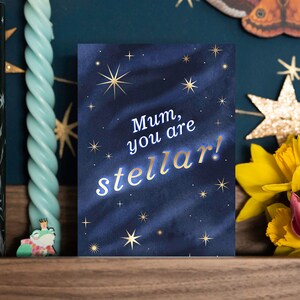 Maman, vous êtes une excellente carte de fête des mères - carte A6 dorée pour maman - cadeau spirituel astrologie lunatique hors du commun, étoiles mignonnes