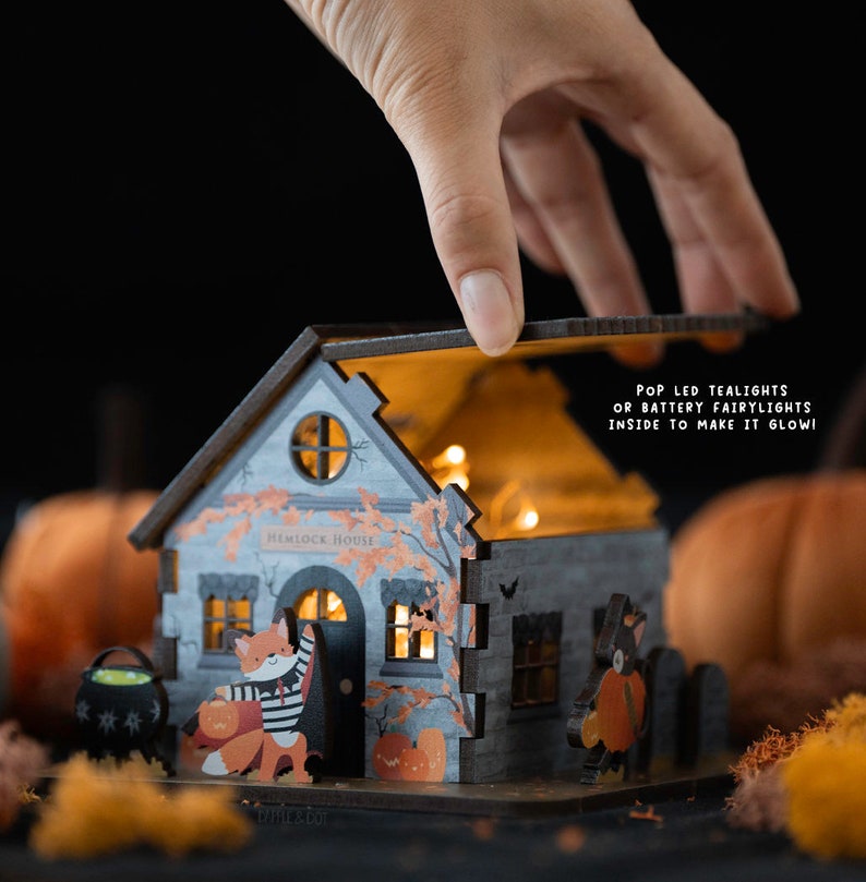 Tiny Halloween House Desk Light Spooky Haunted Wooden Cottage Pop Out Wood Night Light Cute Ghost Home Decor Gift Cauldron Decoration image 2