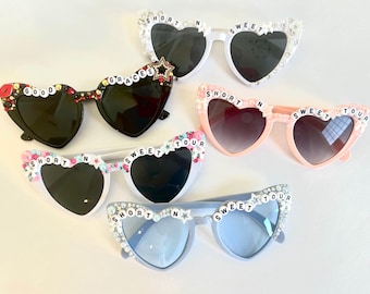 Sabrina Carpenter glasses, short n sweet tour sunglasses, that me espresso glasses, beaded sunglasses, short n sweet concert sunglasses