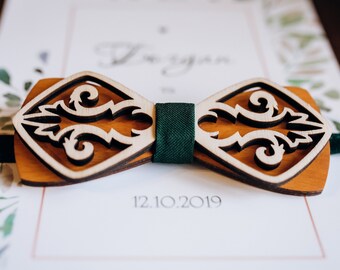 Groomsmen suspenders Wooden bowtie Personalized Groom gift from bride
