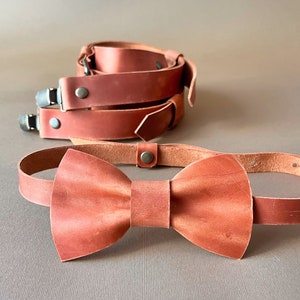 Terracotta suspenders and bow tie Groomsmen bow tie set Leather suspedners and bow tie