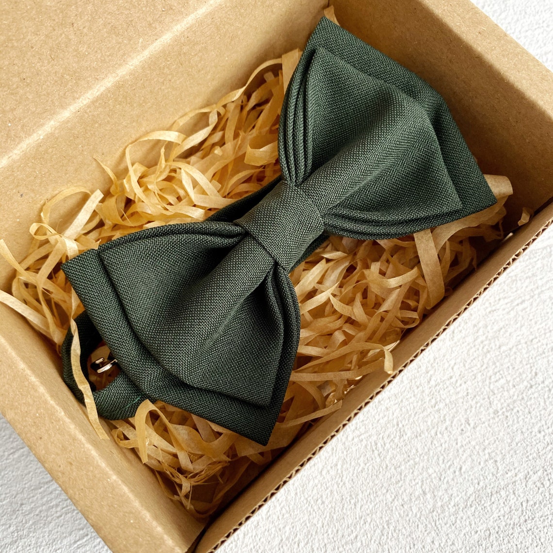 Hunter green bow ties for men Groomsmen bow tie Emerald green Etsy