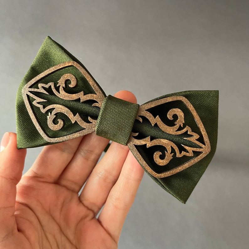 Enchanted forest wedding Wooden bowtie Groom bow tie and pocket square image 3