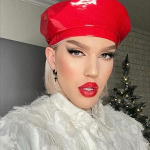 red beret/ beret hat/ leather beret