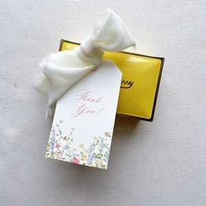 Etichette regalo Laura Watercolor Wildflower per addio al nubilato delicato ed elegante