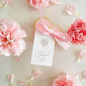 Etiquetas de regalo de acuarela floral de Evelyn Gemma para una despedida de soltera elegante y atemporal