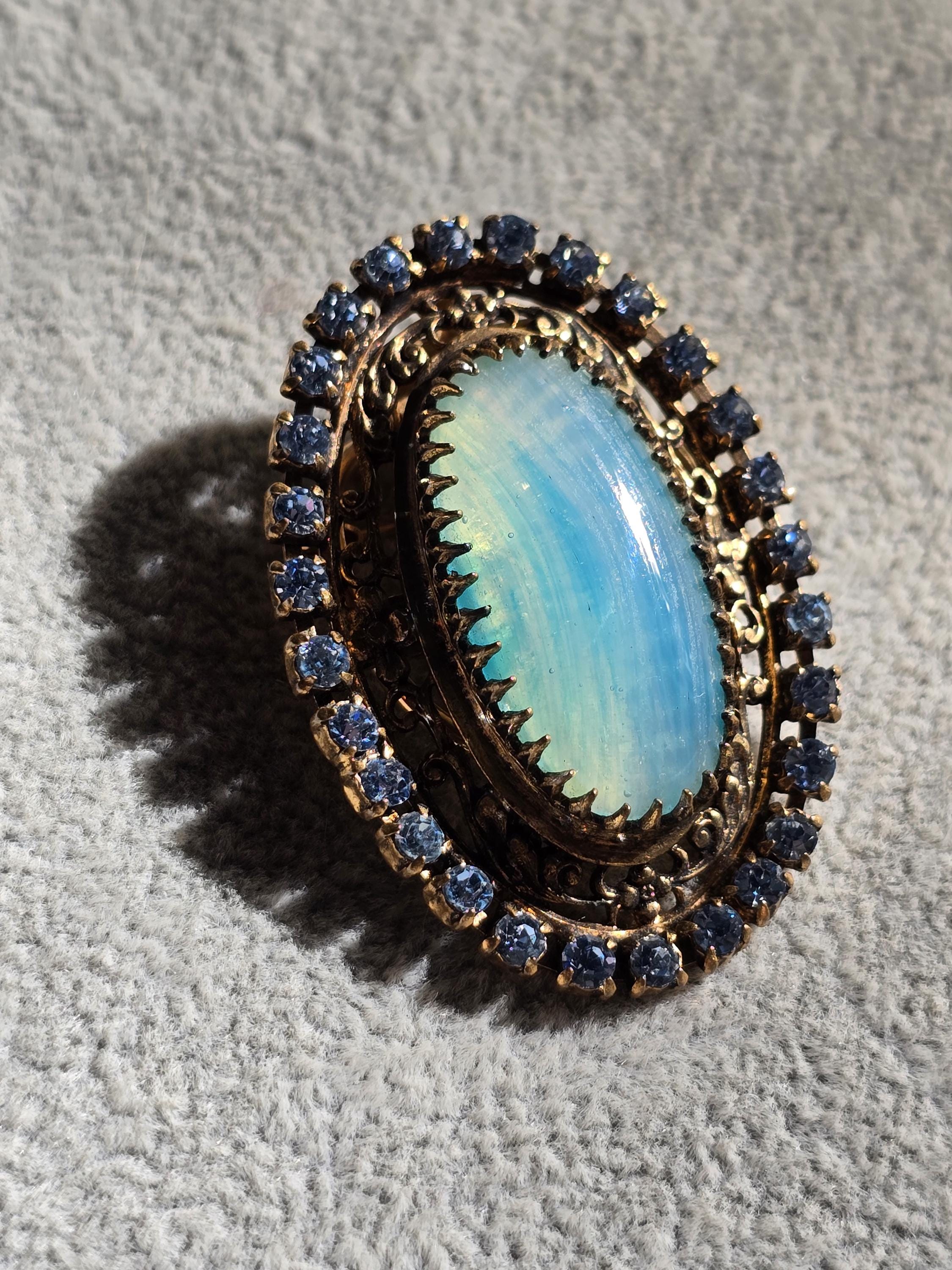 Broche Vintage Clip Doré Avec Strass Bleus Et Turquoises - SGDG Breveté - Très Bon état