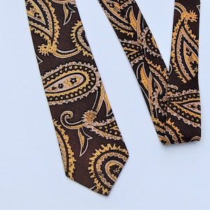 Vintage Beau Brummel Brown and Yellow Gold Paisley Skinny Men's Neck Tie | Acetate