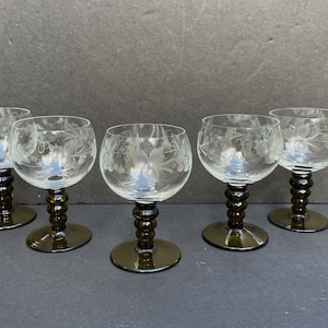 Green Bubble Glass Stemmed Grape motif etched wine or cordial glasses | Set of 5 glasses