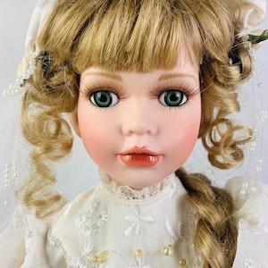 The Bride From The Leonardo Collection
