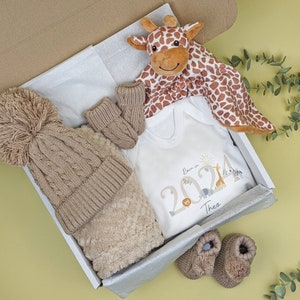 Cwtch Giraffe Safari Neutral Baby Gift Set | Baby Shower Gift | Baby Sleepsuit | Baby Gift | Newborn Girl Boy | New Baby Gift | Newborn Baby