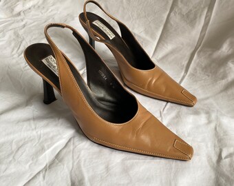 Vintage Russel Hobbs Slingback Heels aus Leder, Hellbraun (Größe 8 US)