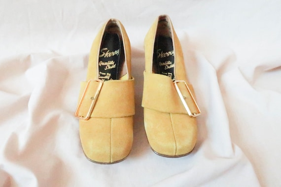 60s Suede Look Shoes ; 1960s Mod Shoes ; 1960s Pum