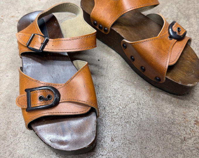 Vintage Walkie Rollies Pair of Shoes/Sandals, Wood and Leather