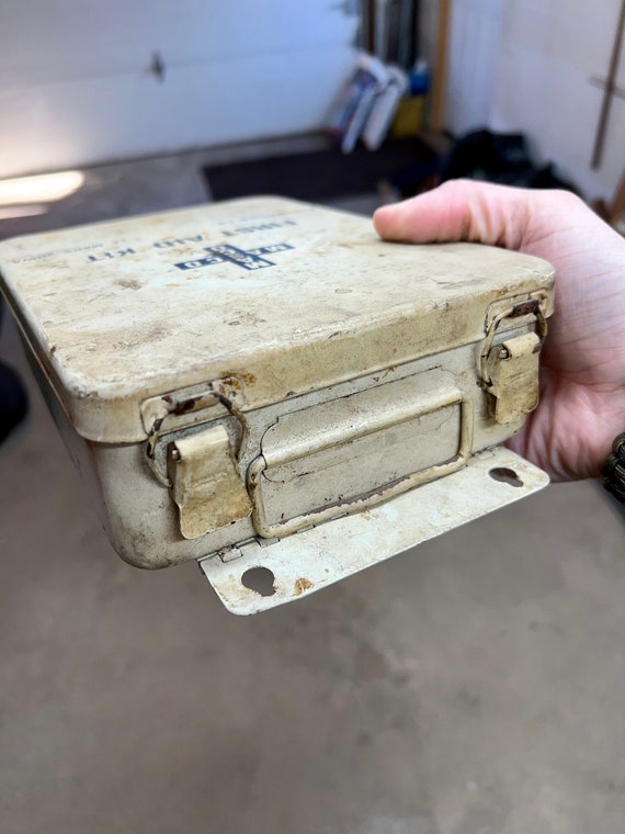 Vintage first aid kit box - image 3