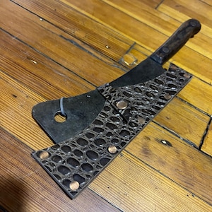 Vintage Cleaver with Crocodile Leather Sheath
