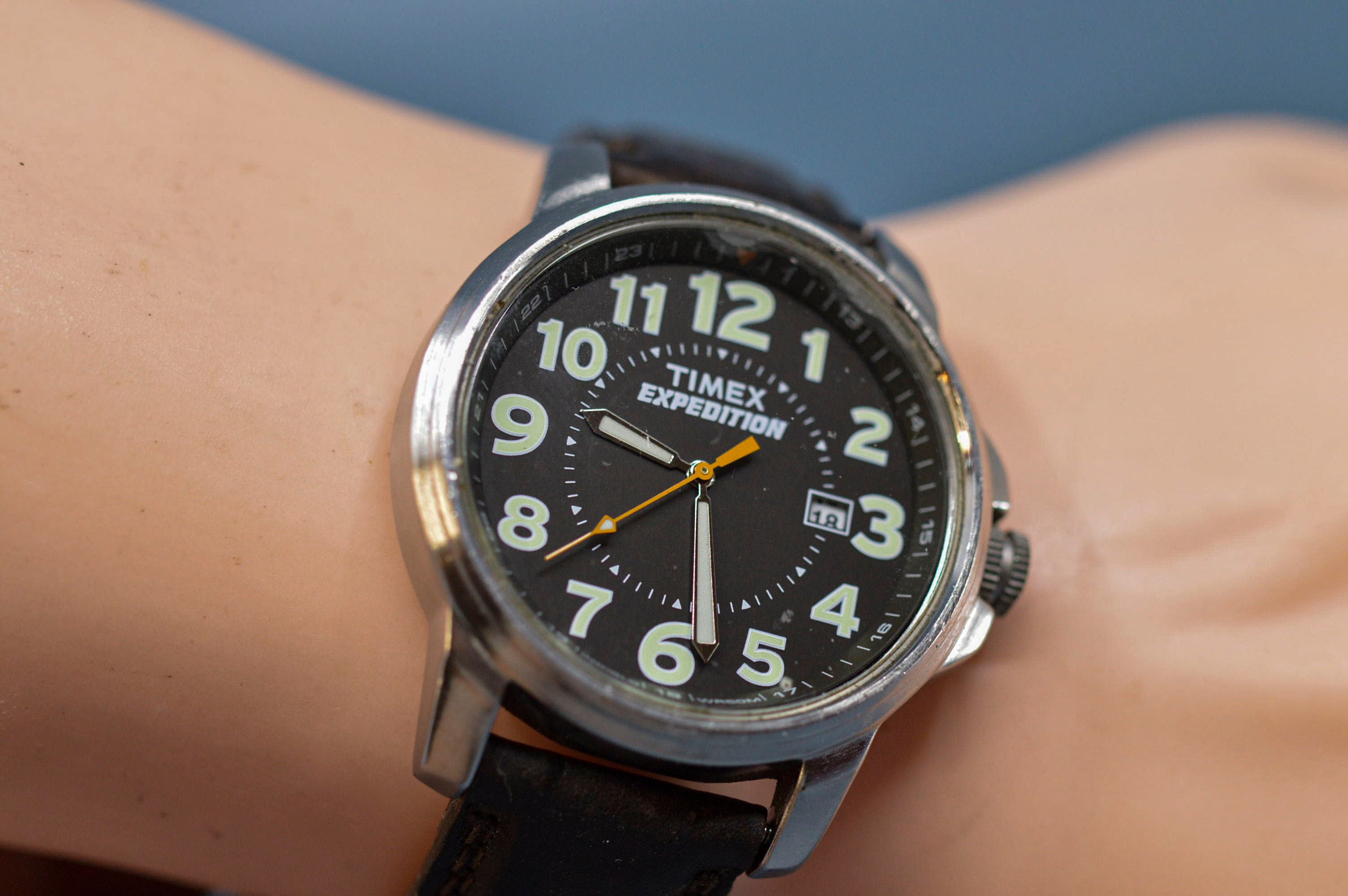 Timex Expedition tono acero con esfera negra reloj de pulsera de
