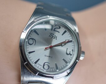 Tono de acero con esfera plateada reloj de pulsera de cuarzo