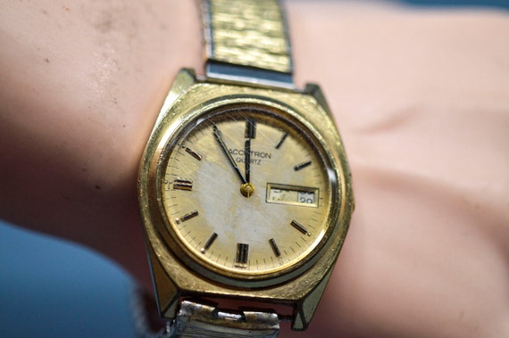 Bulova Accutron Gold Tone Quartz Vintage Wrist Watch Etsy