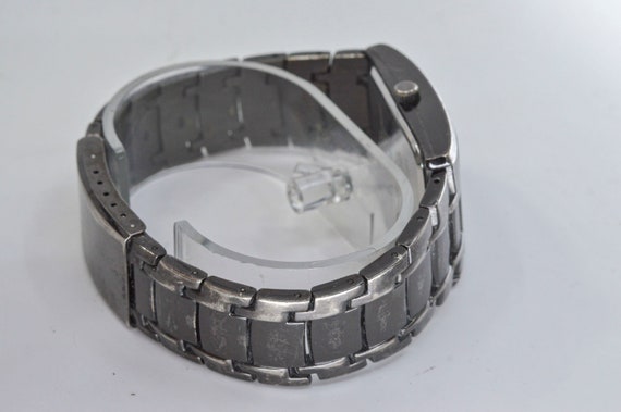Dark metal tone mans fashion wrist watch - image 5