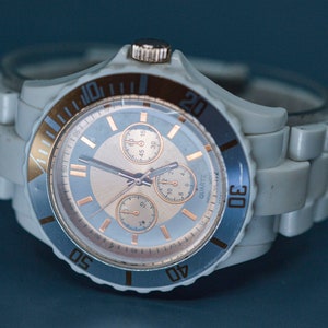 White and rose gold tone, plastic, quartz wrist watch image 8