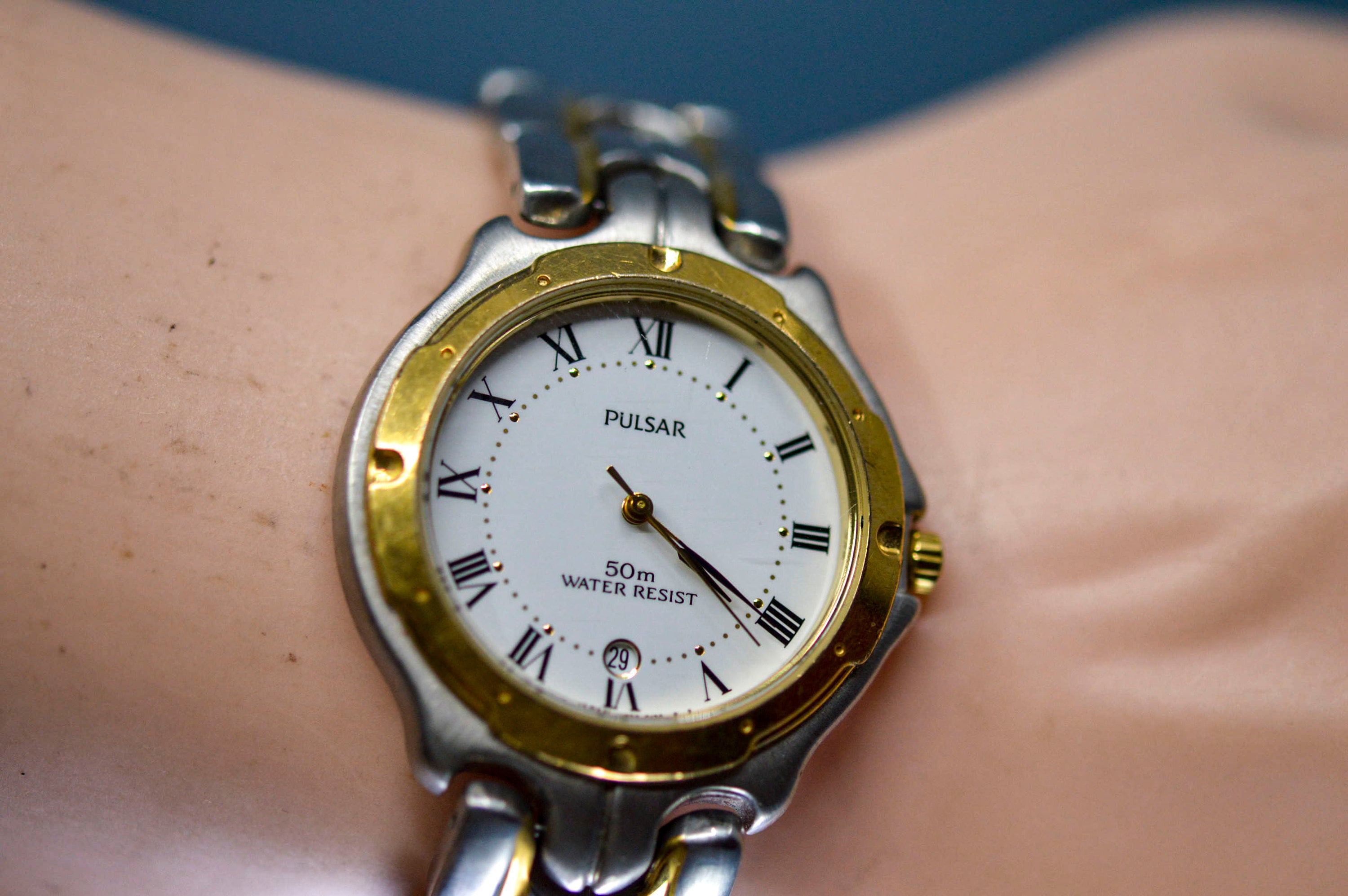 Pulsar quartz cheap watch price