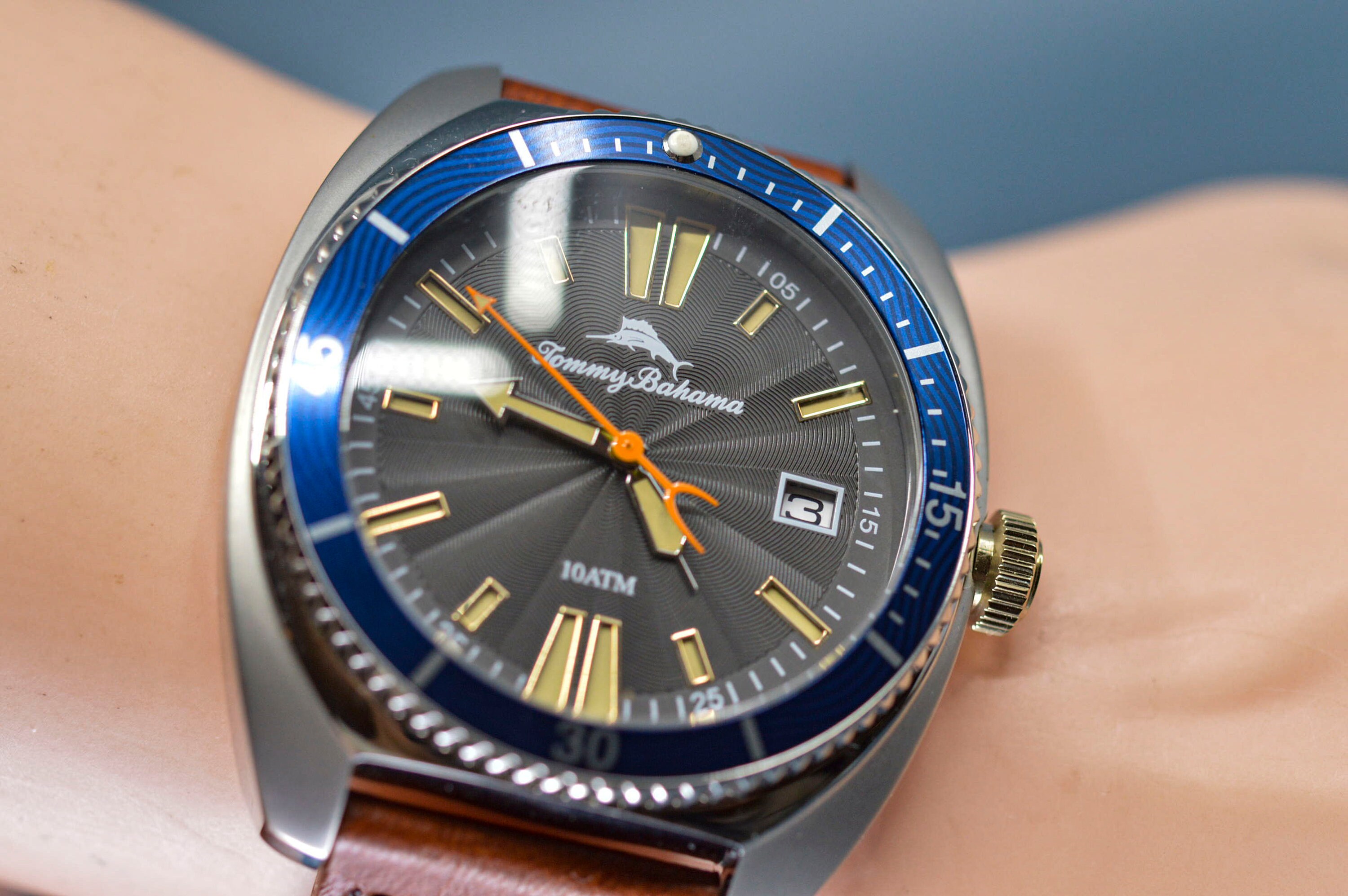 Tommy bahama shop silicone diver watch