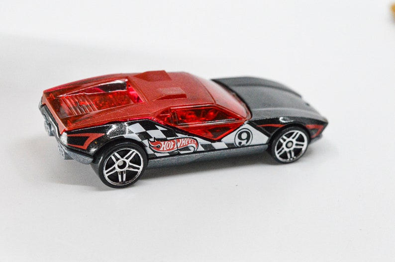 Hotwheels la fiesta toy car image 4