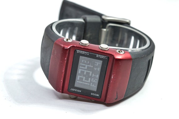 taquigrafía ruido Opuesto Nike WC 0038 tono rojo y negro digital reloj de pulsera - Etsy España
