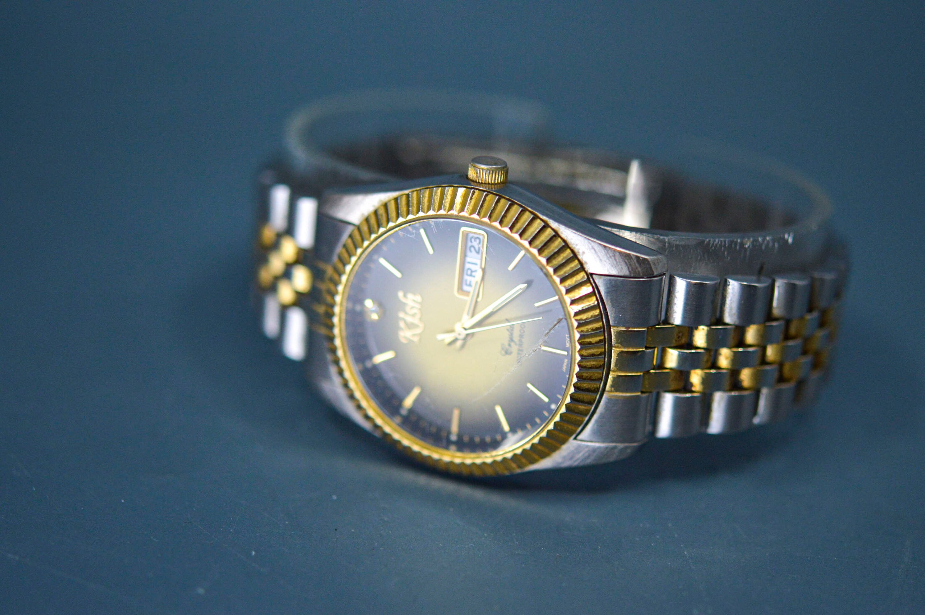Reloj de pulsera de cuarzo Kish plateado y dorado. Etsy Mexico