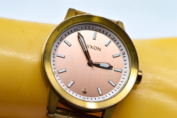 Nixon clearance quartz watch