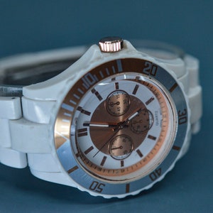 White and rose gold tone, plastic, quartz wrist watch image 2