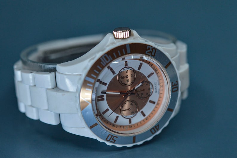 White and rose gold tone, plastic, quartz wrist watch image 2