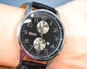 Reloj de pulsera grande de cuarzo en tono España