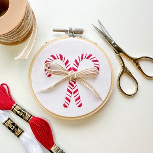 Candy Cane Embroidery Kit, Beginner Friendly, Modern Needlepoint Kit, Embroidery Hoop Kit, Christmas Craft Kit, Christmas Decoration