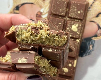 Handmade Milk Chocolate Bar with Pistachio & Kataifi Layers | Luxury Middle Eastern Style Dessert | Artisan Gift Chocolate