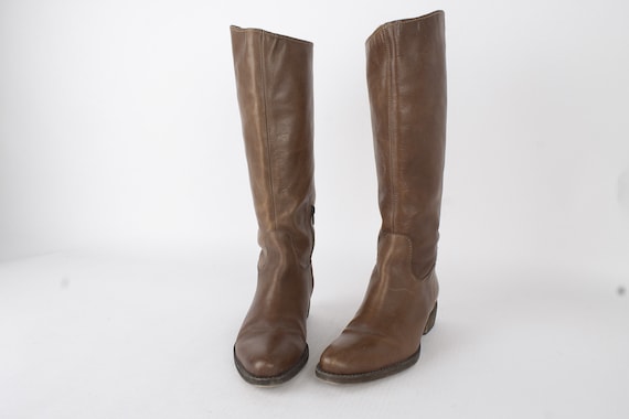 US8 Vintage Womens Boots of Fine Italian Leather /