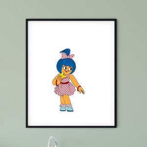 Puede incluir: Una ilustración enmarcada de una niña de dibujos animados con cabello azul que lleva un vestido de cuadros rojos y blancos y sostiene un objeto amarillo. El fondo es blanco.