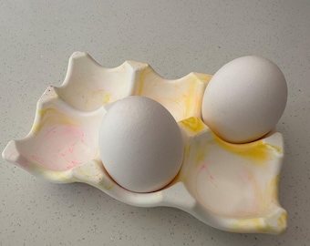 Portauova in ceramica fatto a mano: arredamento minimalista per la cucina