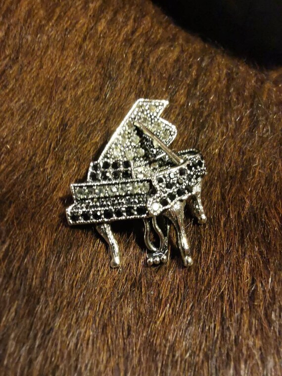 Piano Brooch