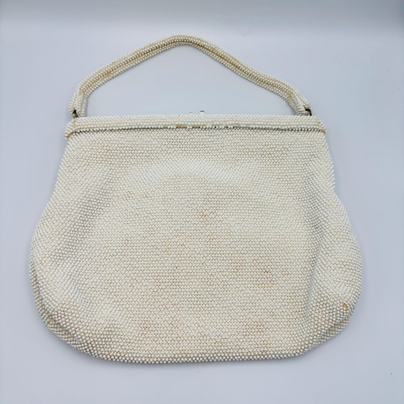 Vintage 60s Lumured Petite Bead White Beaded Kiss Lock Purse  display picture 1