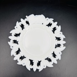 Assiette ancienne en verre de lait de Westmoreland : aigle et fleur de lys (EN L&#39;ÉTAT)