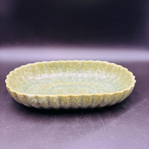 Vintage Brush McCoy Art Pottery Planter: Mottled Green #104-9