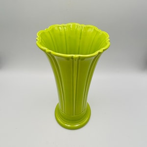 Fiesta Retired CHARTREUSE lime green Flared Vase Homer Laughlin HLC USA