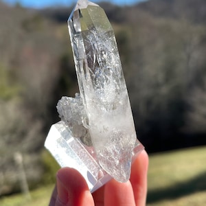 Quartz with mobile enhydro from the Goboboseb Mountains in Namibia