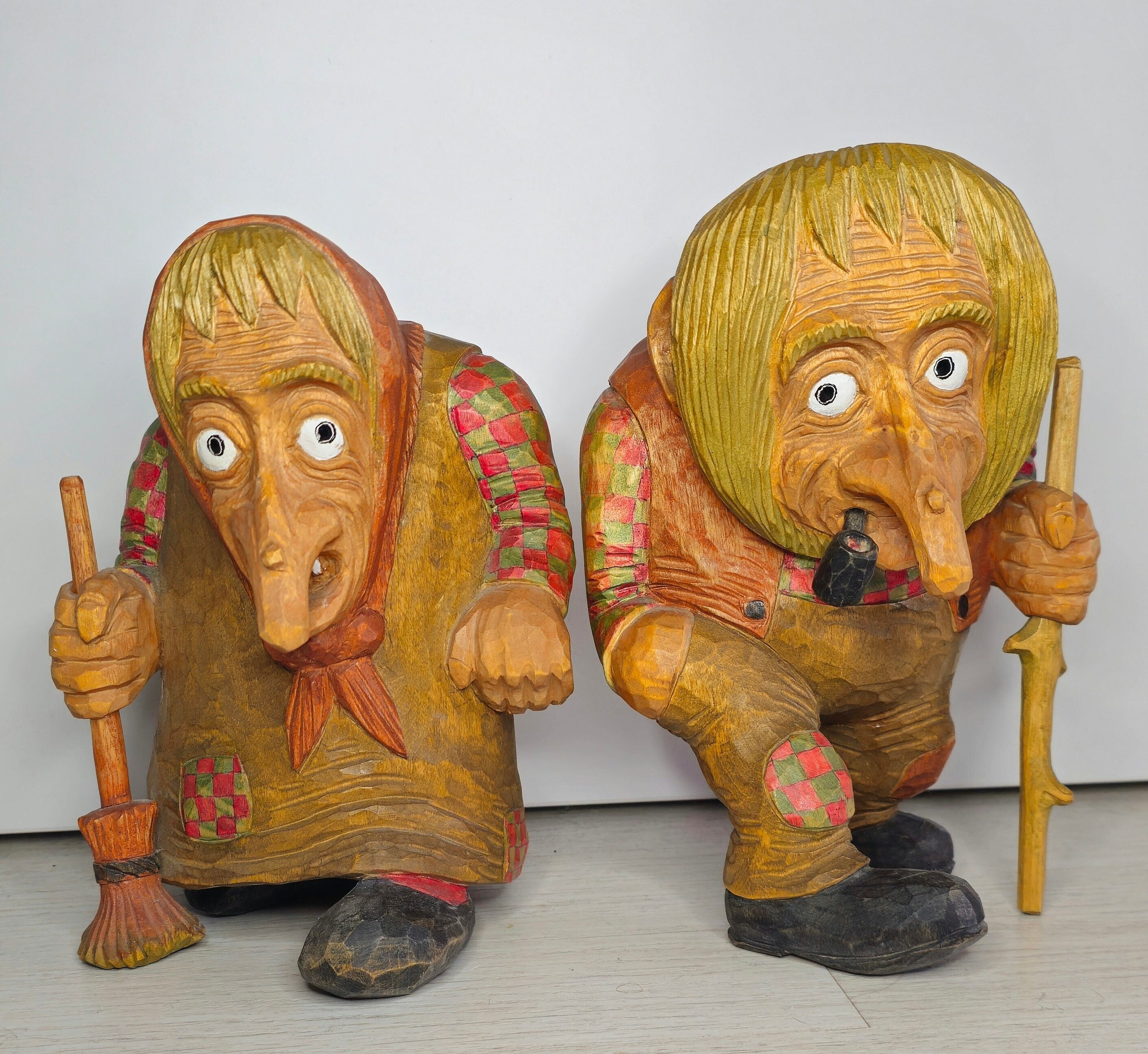 値下げスウェーデンの妖精Trolls and Their Relative英語版 Anton Sveen (Norwegian, 1914-2009) Signed Pair Of Carved Wood