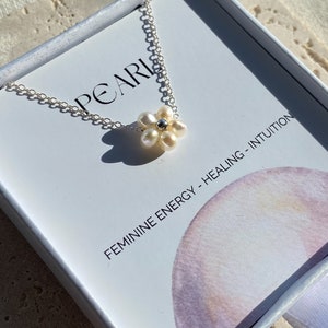 Freshwater Pearl Daisy Flower Necklace, Dainty Pearl Pendant, Women’s Minimalist Silver Jewelry, Bridesmaid Gift, Flower Girl Accessories