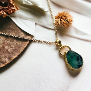Raw Emerald Necklace, Genuine May Birthstone Jewelry, Green Gemstone Slice Pendant Necklace, Layered Necklace, Boho Crystal Jewellery Gift