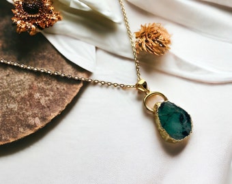 Raw Emerald Necklace, Genuine May Birthstone Jewelry, Green Gemstone Slice Pendant Necklace, Layered Necklace, Boho Crystal Jewellery Gift