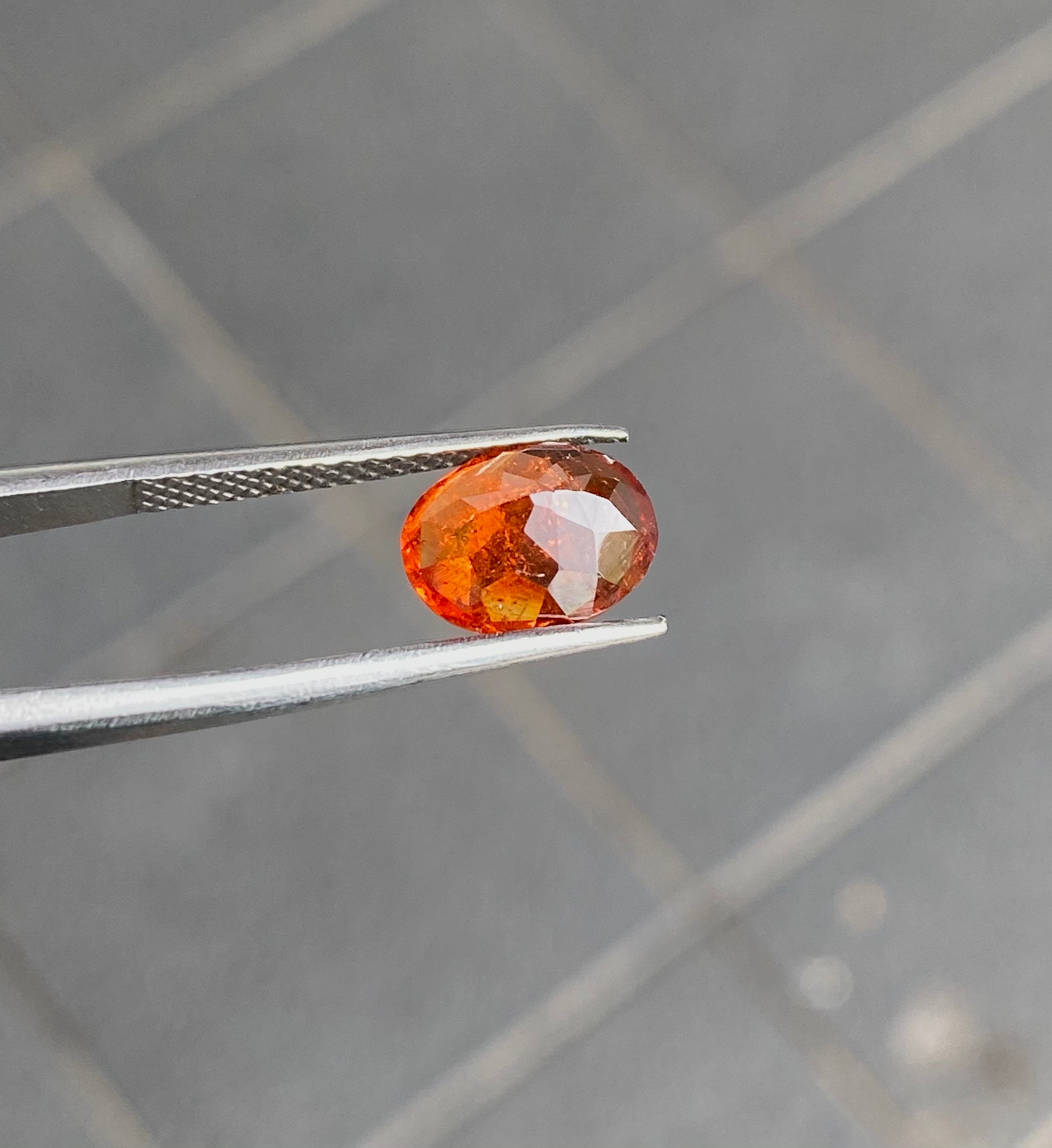 Superbe Spessartite Orange Rouge Naturelle De Namibie – Pierre Rare De 17,41 Carats